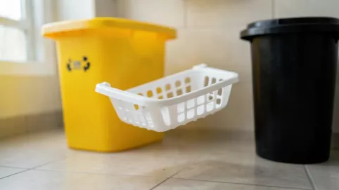 Gdzie wyrzucić opakowanie po kostce do WC