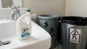 gdzie wyrzucić opakowanie po krecie