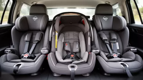 Jak przewozić 3 dzieci w samochodzie