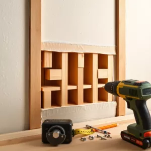 Jak wzmocnić ścianę z karton gipsu