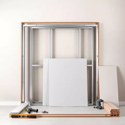 montaż płyt gipsowokartonowych na stelażu cena